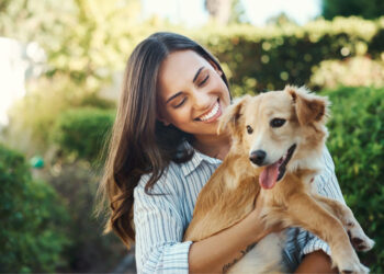 Γιορτή υιοθεσίας στην Κηφισιά & «Ηρωικές Καρδιές»: όταν η φιλοζωία γίνεται γιορτή